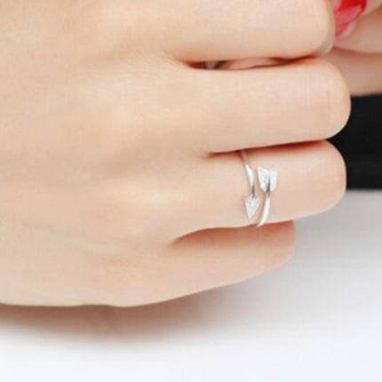 Sparkling Zircon Arrow Ring – Adjustable Open-End Finger Ring – Minimalist Symbolic Jewelry Gift for Her