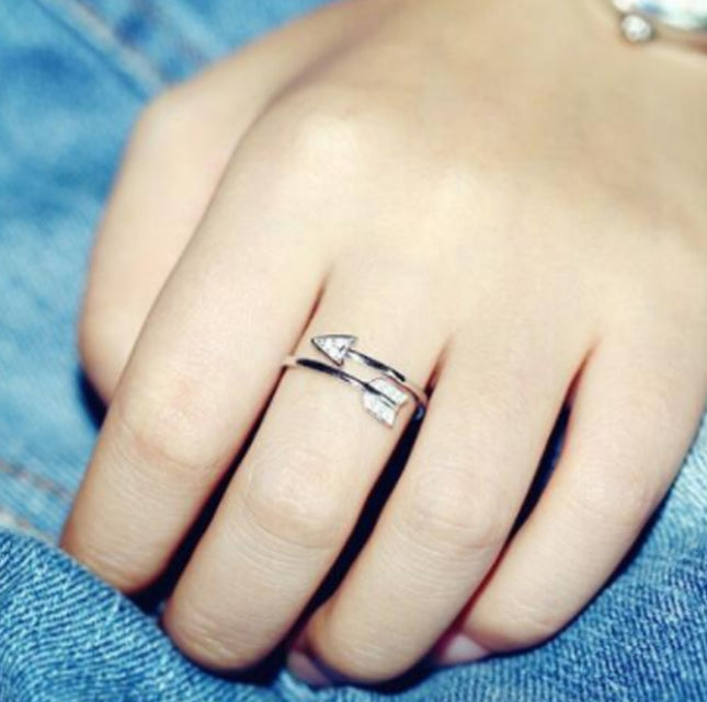 Sparkling Zircon Arrow Ring – Adjustable Open-End Finger Ring – Minimalist Symbolic Jewelry Gift for Her