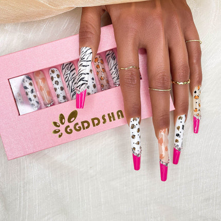 Diamond Zebra™ Luxury Press-On Nails – Extra Long Stiletto Hand-Painted 3D Nails