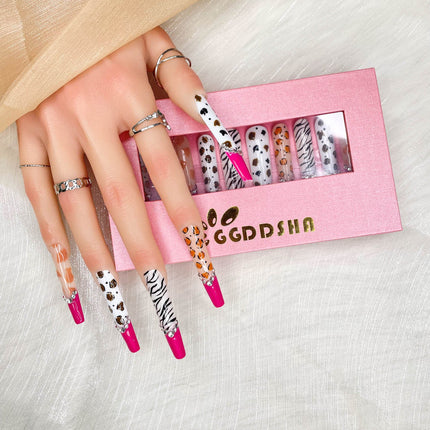 Diamond Zebra™ Luxury Press-On Nails – Extra Long Stiletto Hand-Painted 3D Nails