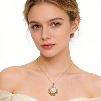 Delicate Sun Pendant Necklace – Radiant Gold-Plated Choker – Symbol of Eternal Love & Affection – Elegant Everyday Jewelry Gift for Women
