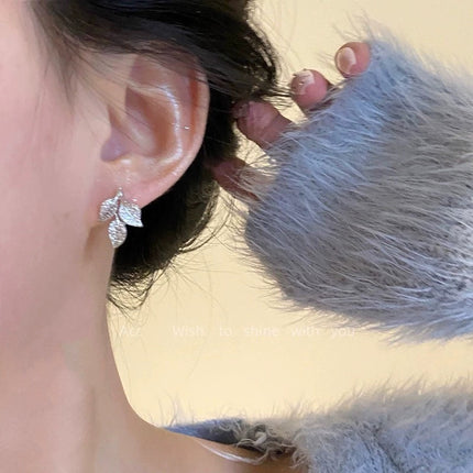 Elegant Crystal Leaf Drop Earrings – High-End Botanical Jewelry for Women – Stunning Birthday & Anniversary Gift for Her