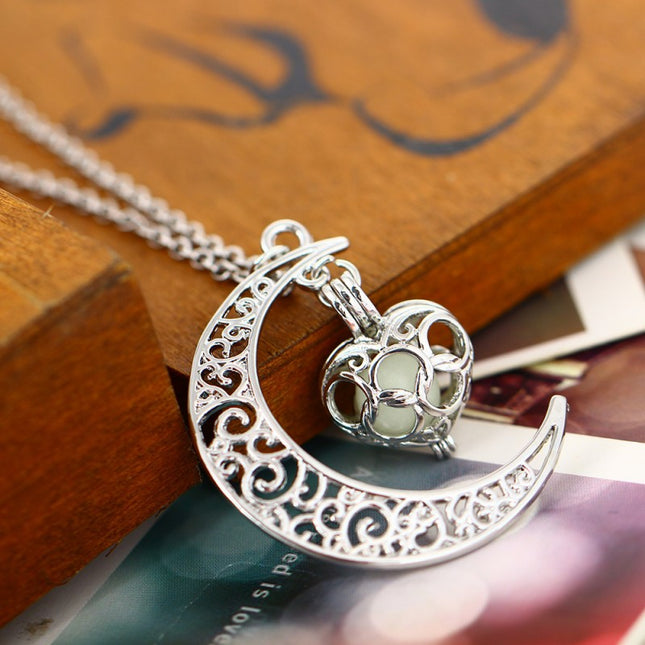 Glow in the Dark Pendant Necklace – Luminous Stone Jewelry with Silver Plated Chain – Magical Glowing Necklaces for Festivals & Parties