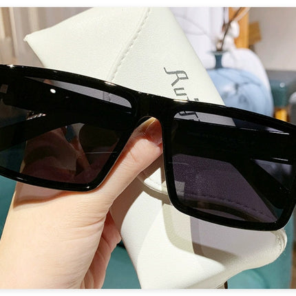 Classic Matte Finish Sunglasses – Lightweight UV Protection Eyewear for Daily Wear & Outdoor Travel