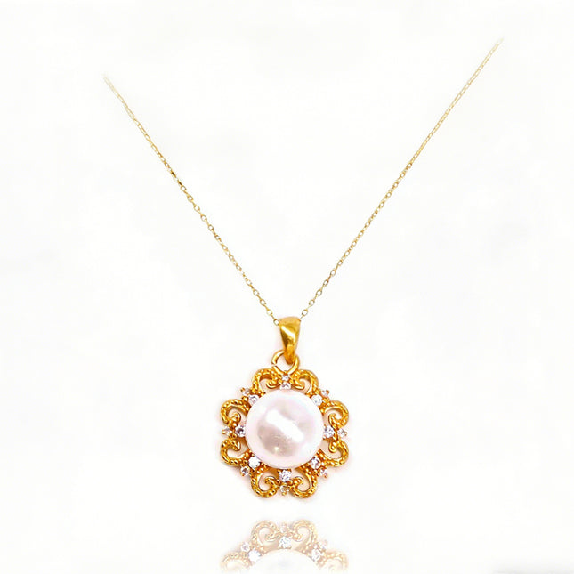 Delicate Sun Pendant Necklace – Radiant Gold-Plated Choker – Symbol of Eternal Love & Affection – Elegant Everyday Jewelry Gift for Women